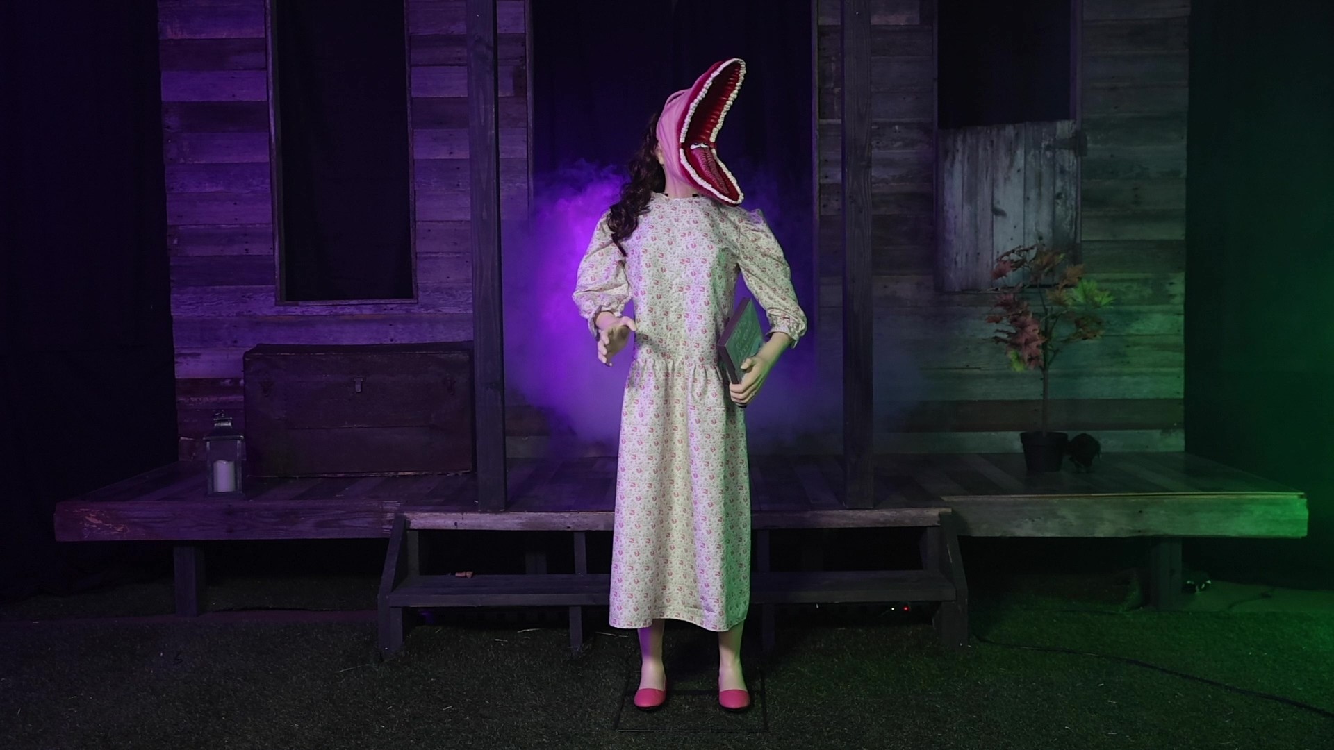 Make your haunted display scream “strange and unusual” with this animated Barbara decoration from Beetlejuice! Standing at 5.5 feet tall, she’s prepped in full jaw-stretching, eyeball-in-hands terror mode.